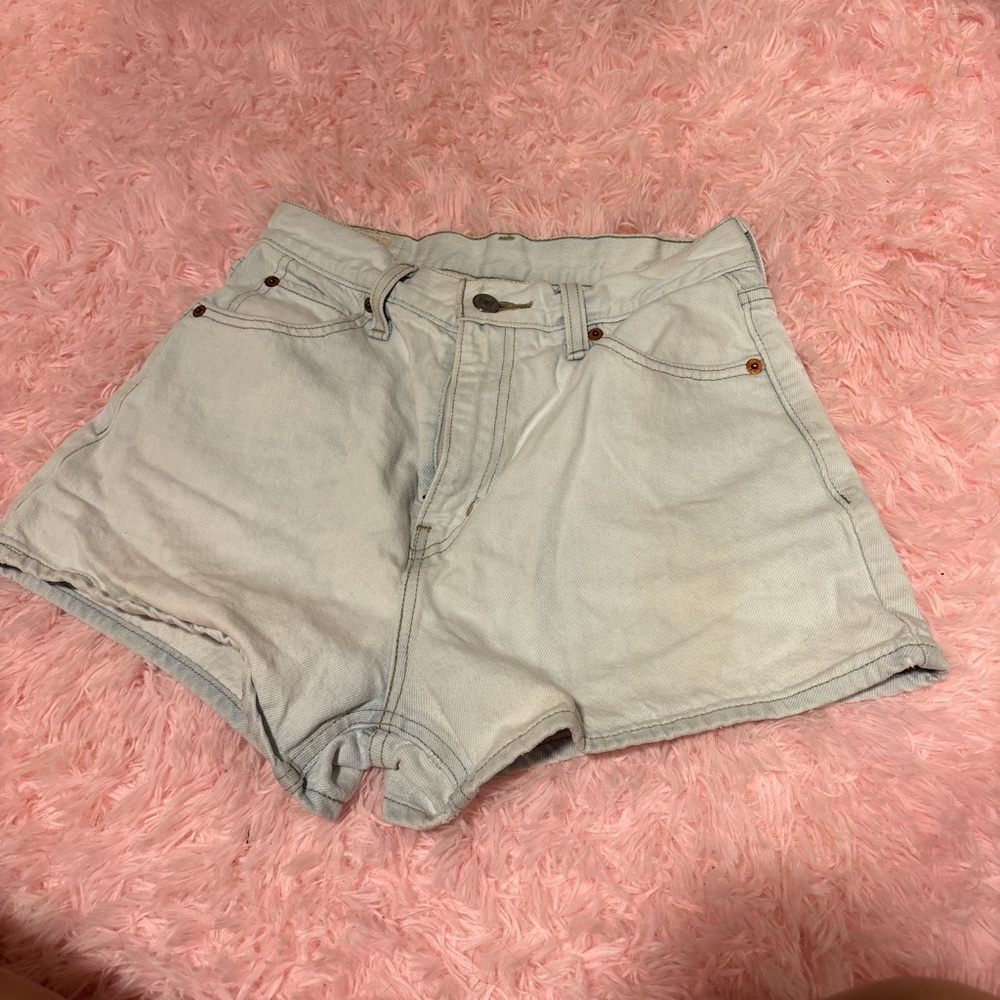 Women's Levi shorts!